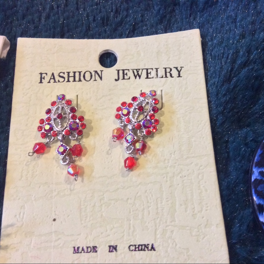 Pretty red rhinestone pierced earrings NWT